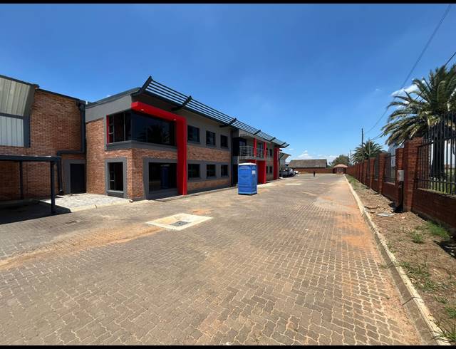 3,200M² WAREHOUSE FOR SALE IN WITHOK ESTATE